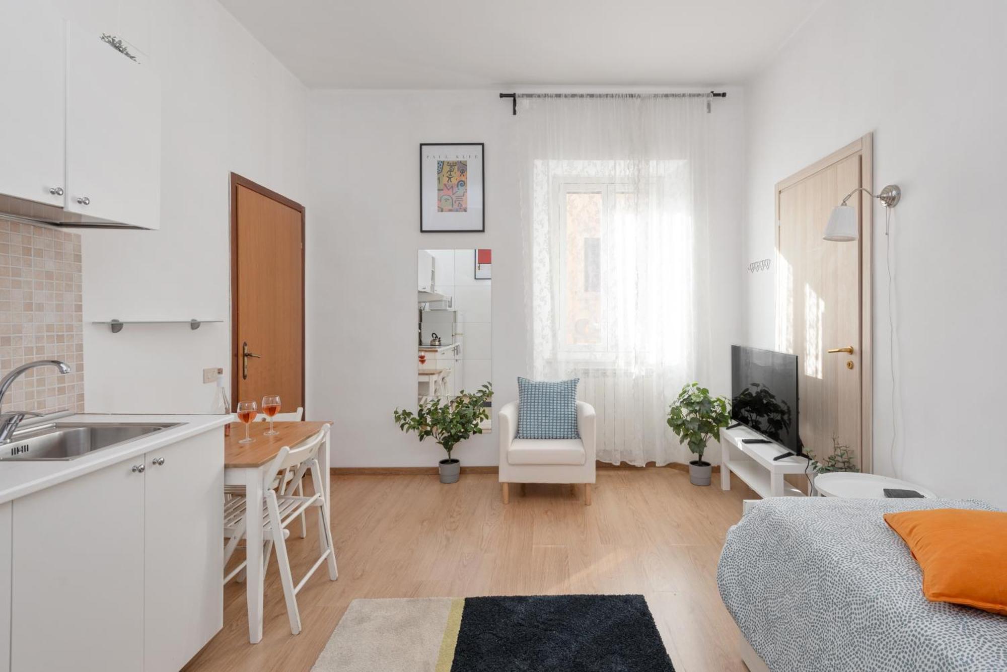 Central Little Basic Apartment Rome Extérieur photo